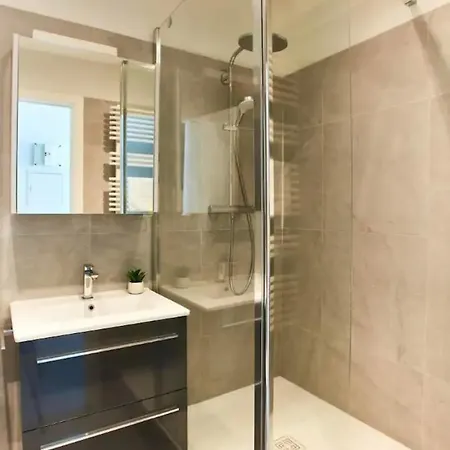 Modern 1Br By Parc Monceau Appartement Parijs Buitenkant foto