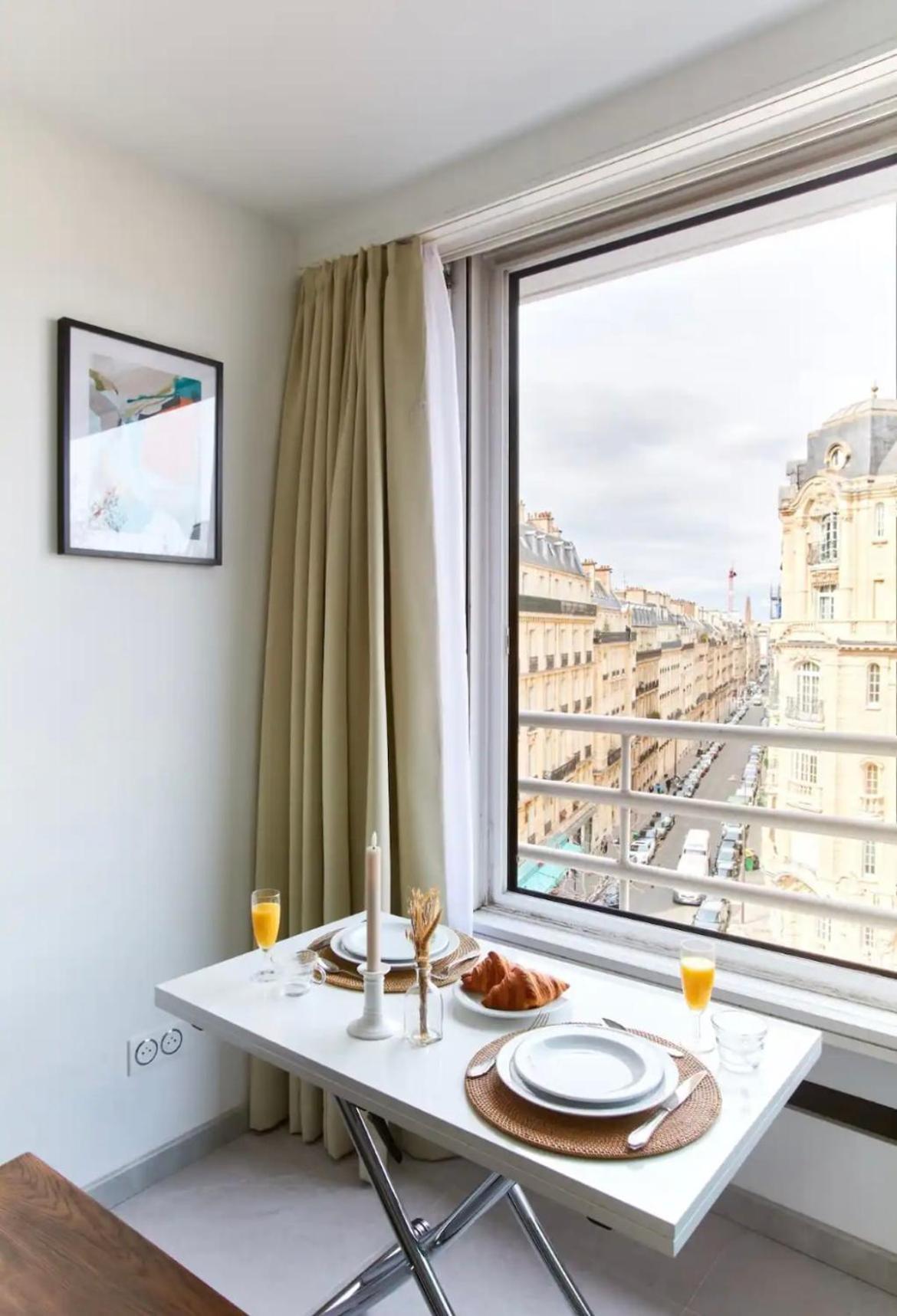 Modern 1br By Parc Monceau Apartment